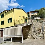 Ulivi - Charming 1 Bedroom Apartment With Garden And Parking Lägenhet *