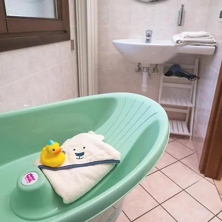 Ulivi - Comodita E Tranquillita Con Patio E Parcheggio