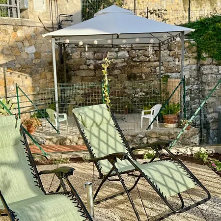 Ulivi - Charming 1 Bedroom With Garden And Parking Apartment *
