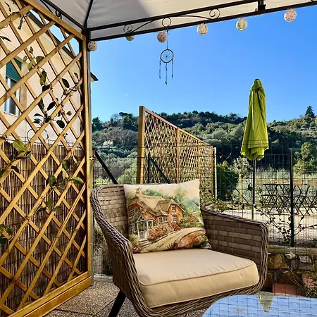 Ulivi - Charming 1 Bedroom Apartment With Garden And Parking