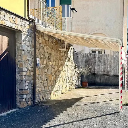 Ulivi - Charming 1 Bedroom Apartment With Garden And Parking Imperia