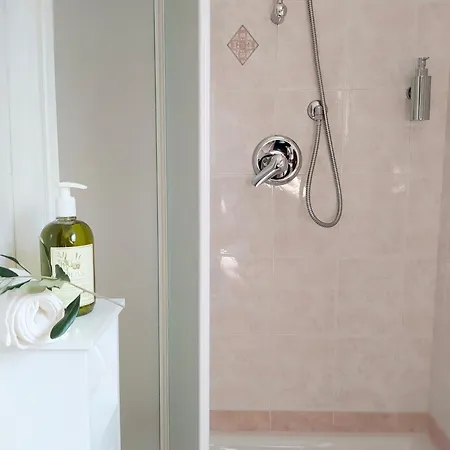Ulivi - Charming 1 Bedroom With Garden And Parking