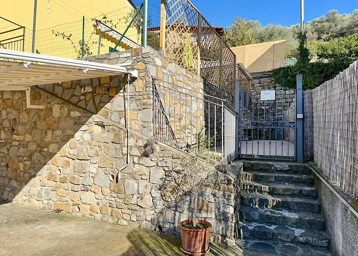 Ulivi - Comodita E Tranquillita Con Patio E Parcheggio 公寓 *