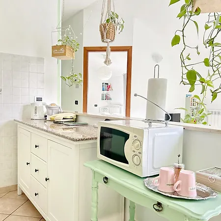 Ulivi - Comodita E Tranquillita Con Patio E Parcheggio * 因佩里亚