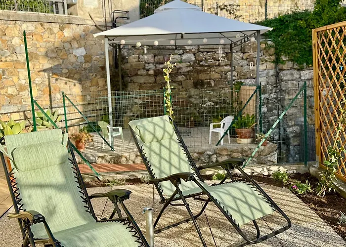 Ulivi - Comodita E Tranquillita Con Patio E Parcheggio דירה *