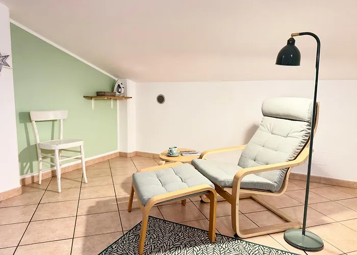Ulivi - Comodita E Tranquillita Con Patio E Parcheggio